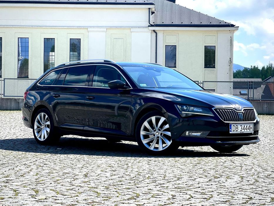 Skoda Superb Skoda z bardzo bogatym wyposażeniem