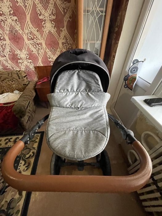 Дитяча коляска .