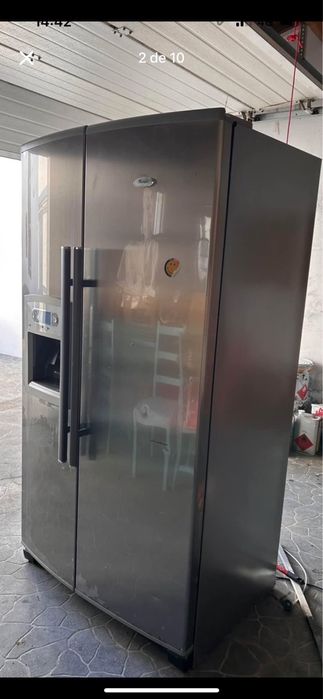 Frigorifico tipo americano com dispensador de agua e gelo