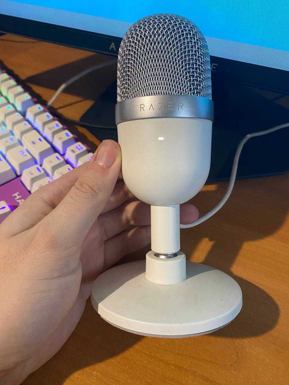 Микрофон Razer Seiren mini