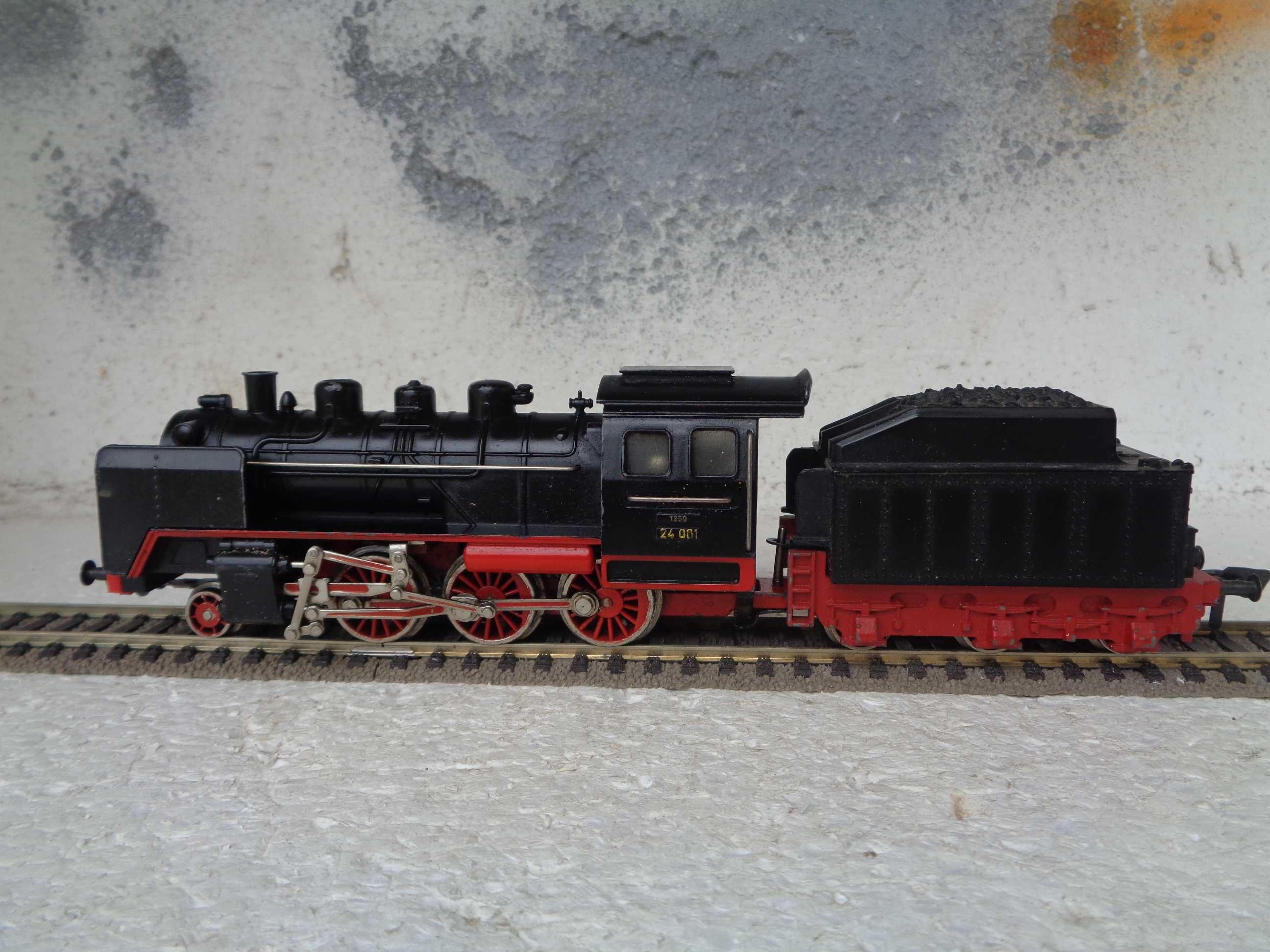 1:87 Fleischmann Locomotiva a vapor BR 24 comboio com tender
