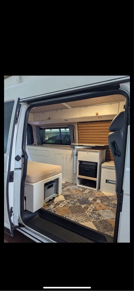Volkswagen T5 2L Kamper