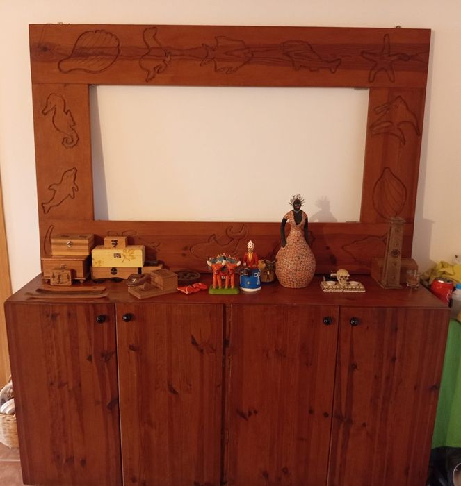 Vendo móvel feito á mão com moldura