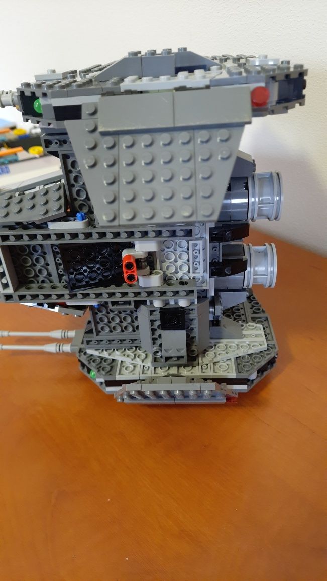 Statek Kylo Ren's lego 75104