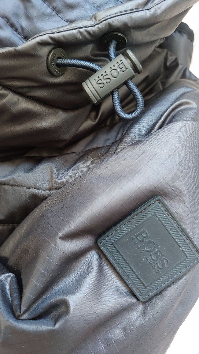 Hugo Boss nowa kurtka męska ocieplana Primaloft r. M/48