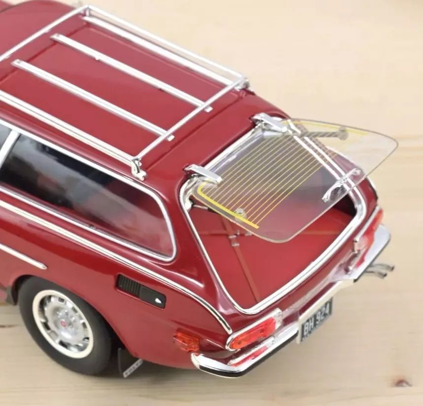 Norev 1/18 volvo 1800 ES US version 1972