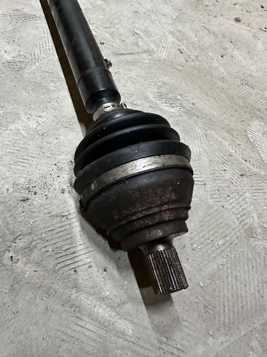 Піввісь Skoda SuperB Octavia. Полуось Ceперь Октавиа