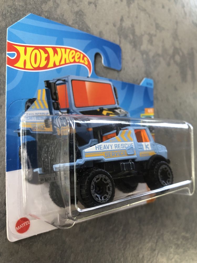 Hot Wheels Mercedes-Benz Unimog 1300L