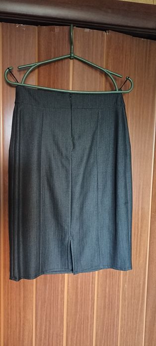 Костюм жіночий, на дівчину-підлітка (жилет і спідниця)