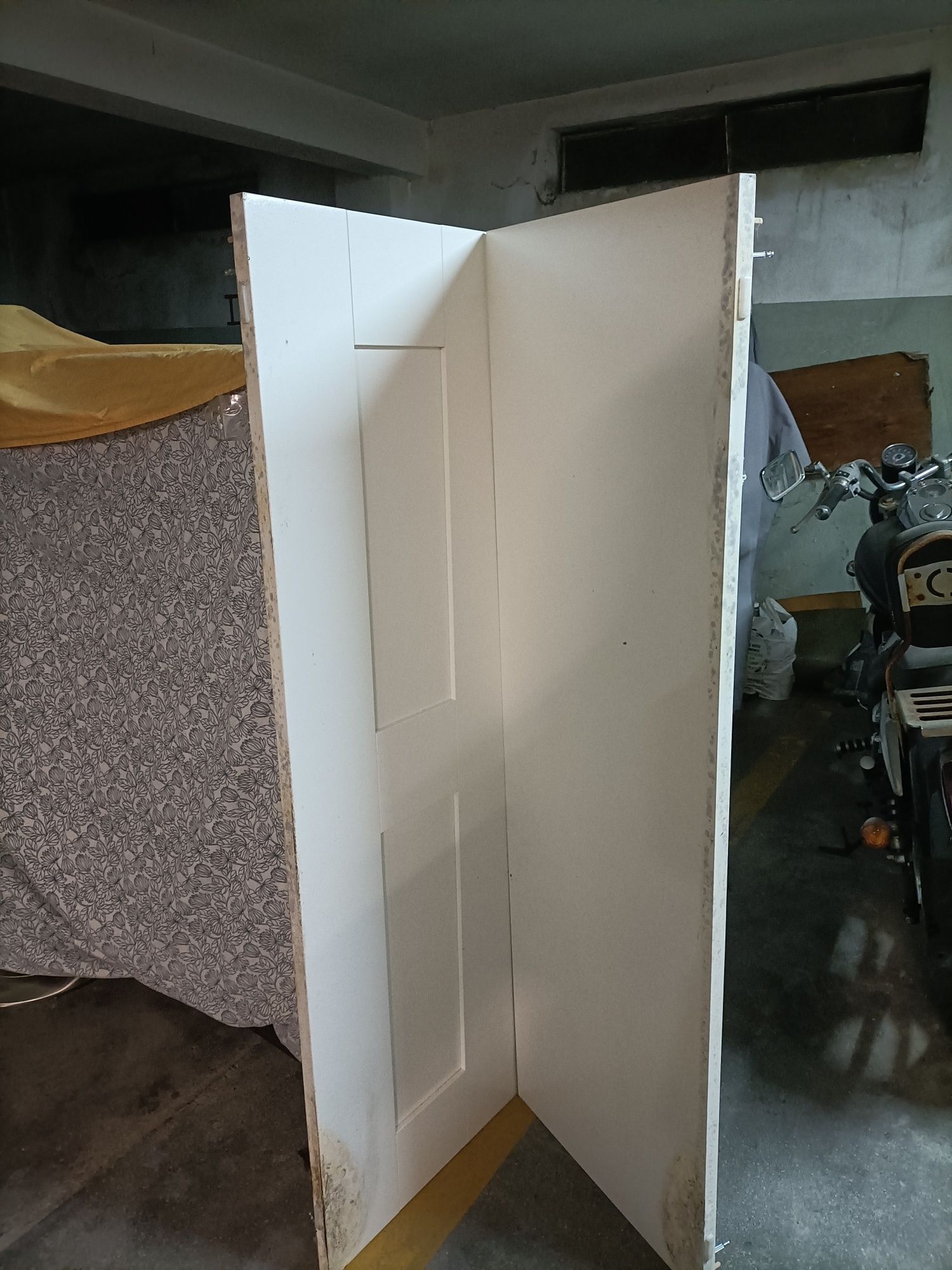 BRIMNESCama IKEA 140x200cm.Estrado incluido. SEM GAVETAS.
Estrutura ca