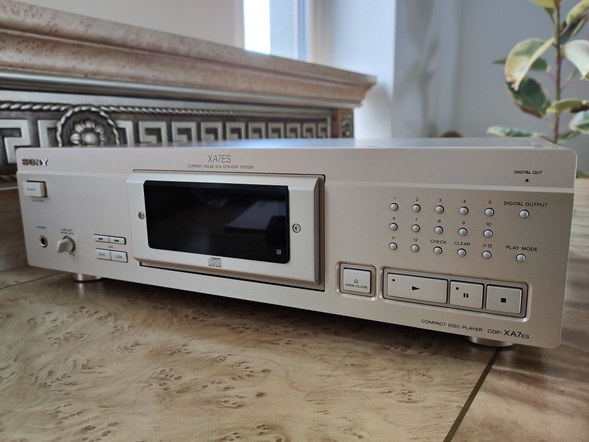 Superb Hi end CD gold Sony CDP-XA7ES