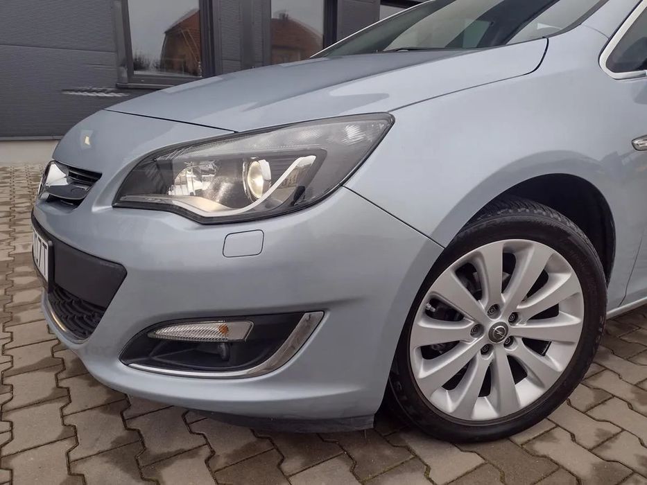 Opel Astra 1.4T 120KM XENON Grzane Fotele Kamera Cofania ZAREJESTROWANA