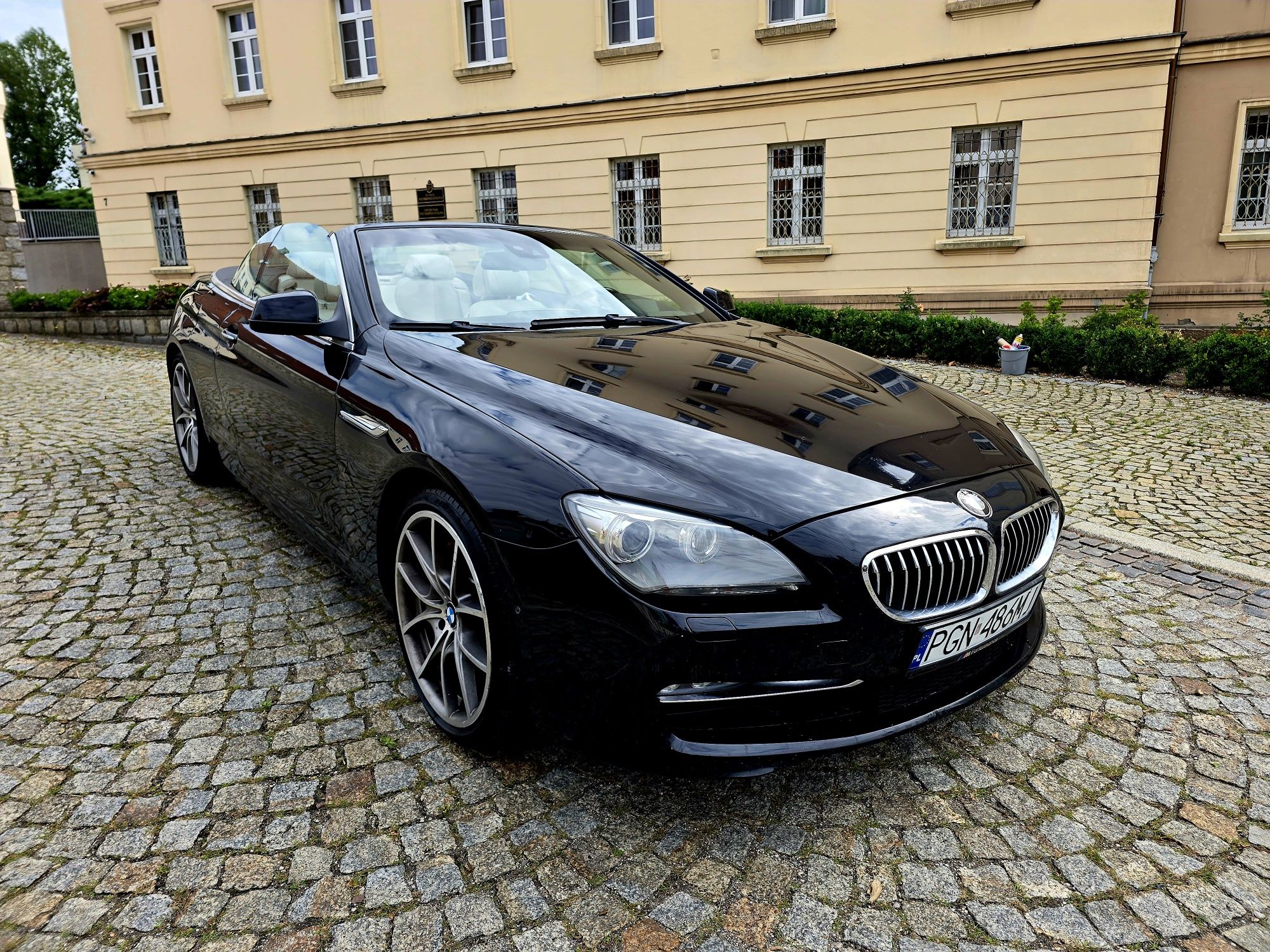 Zamiana BMW 640i AutomatBenzynkaCabrioKlimatronicSkoryHeadUpKameraAluf
