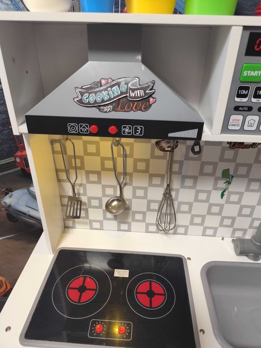 Kuchnia drewniana z dźwiękiem i światełkami