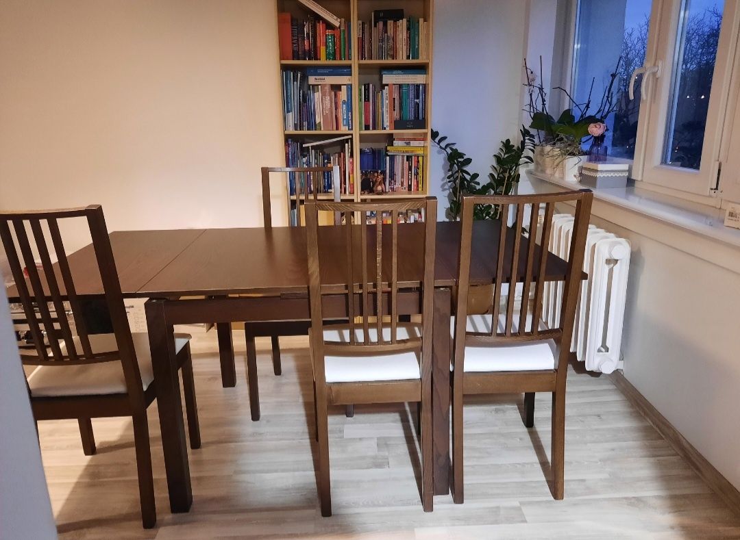 Stół rozkładany z krzesłami z Ikei