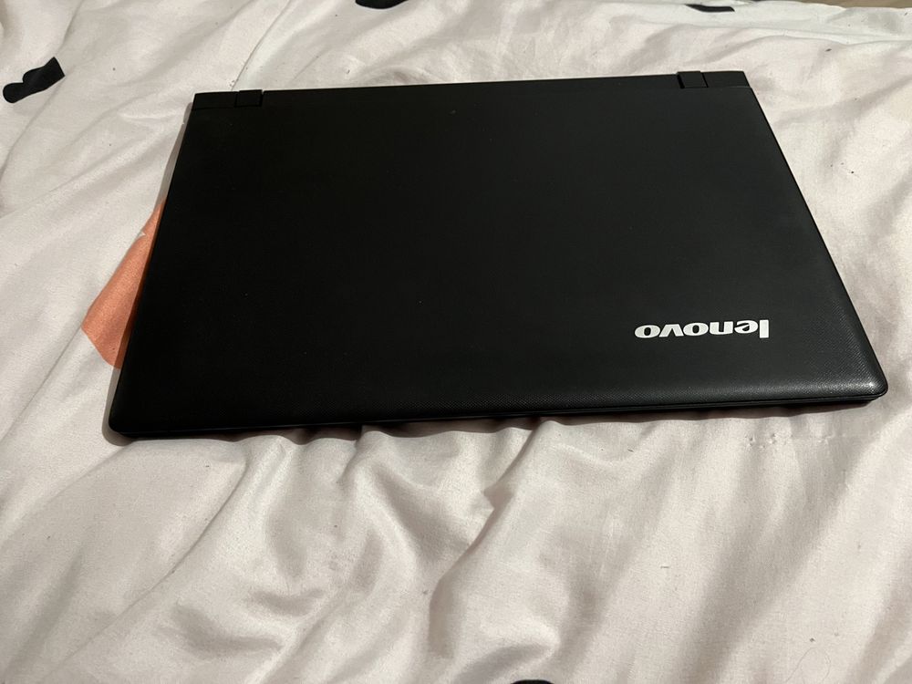 Laptop lenovo czarny