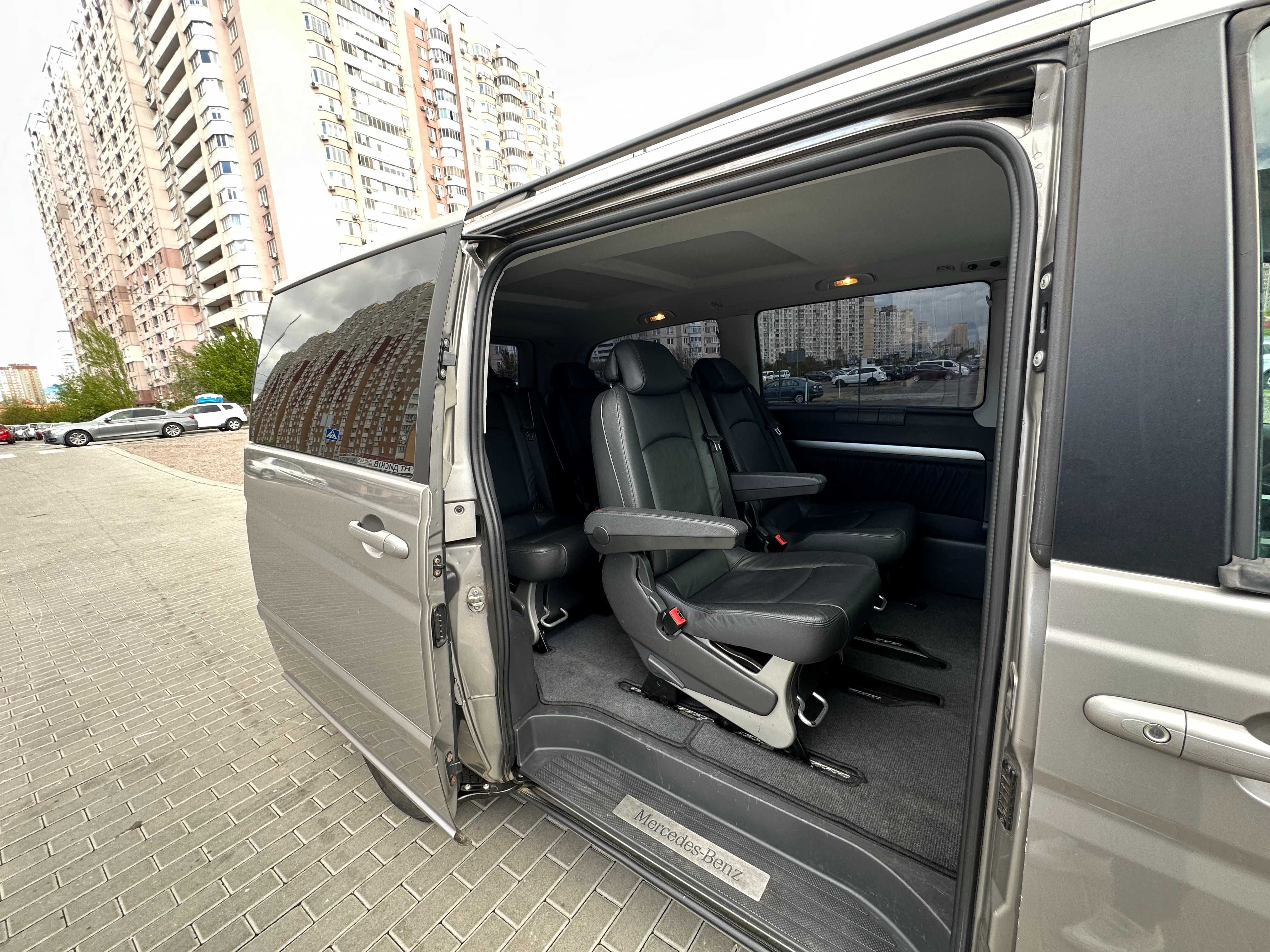 Mercedes-Benz Viano 2010 Оригінальний пасажир