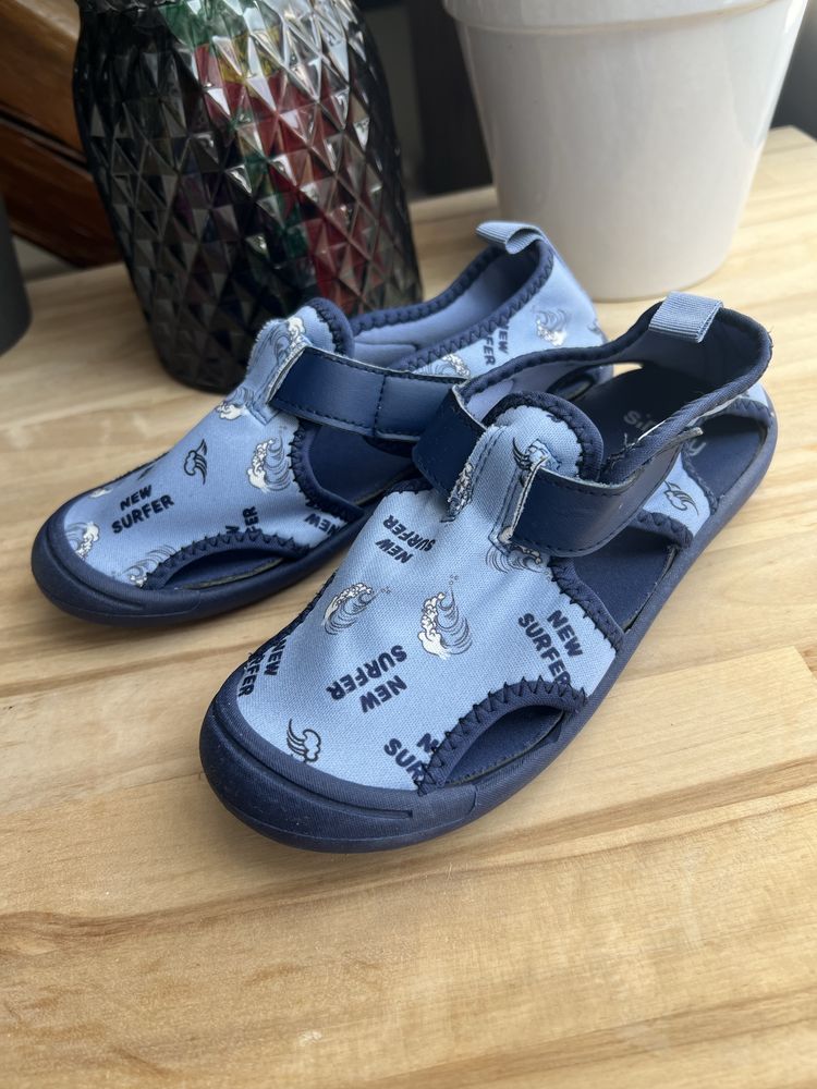 Sandały kryte buty letnie kapcie 32 Sinsay