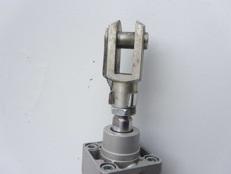 Siłownik  docisk stolarski pneumatyczny SMC CP95SB fi 50 skok 80 200kg