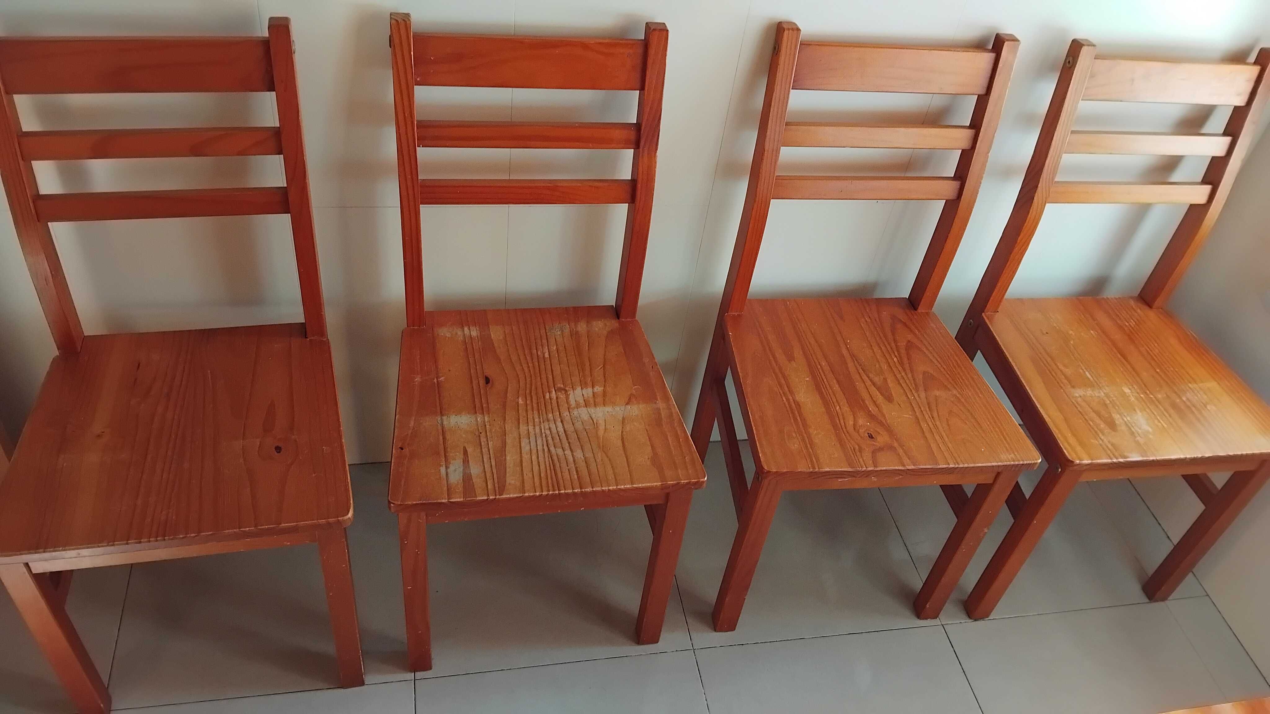 Mesa de cozinha + 4 cadeiras