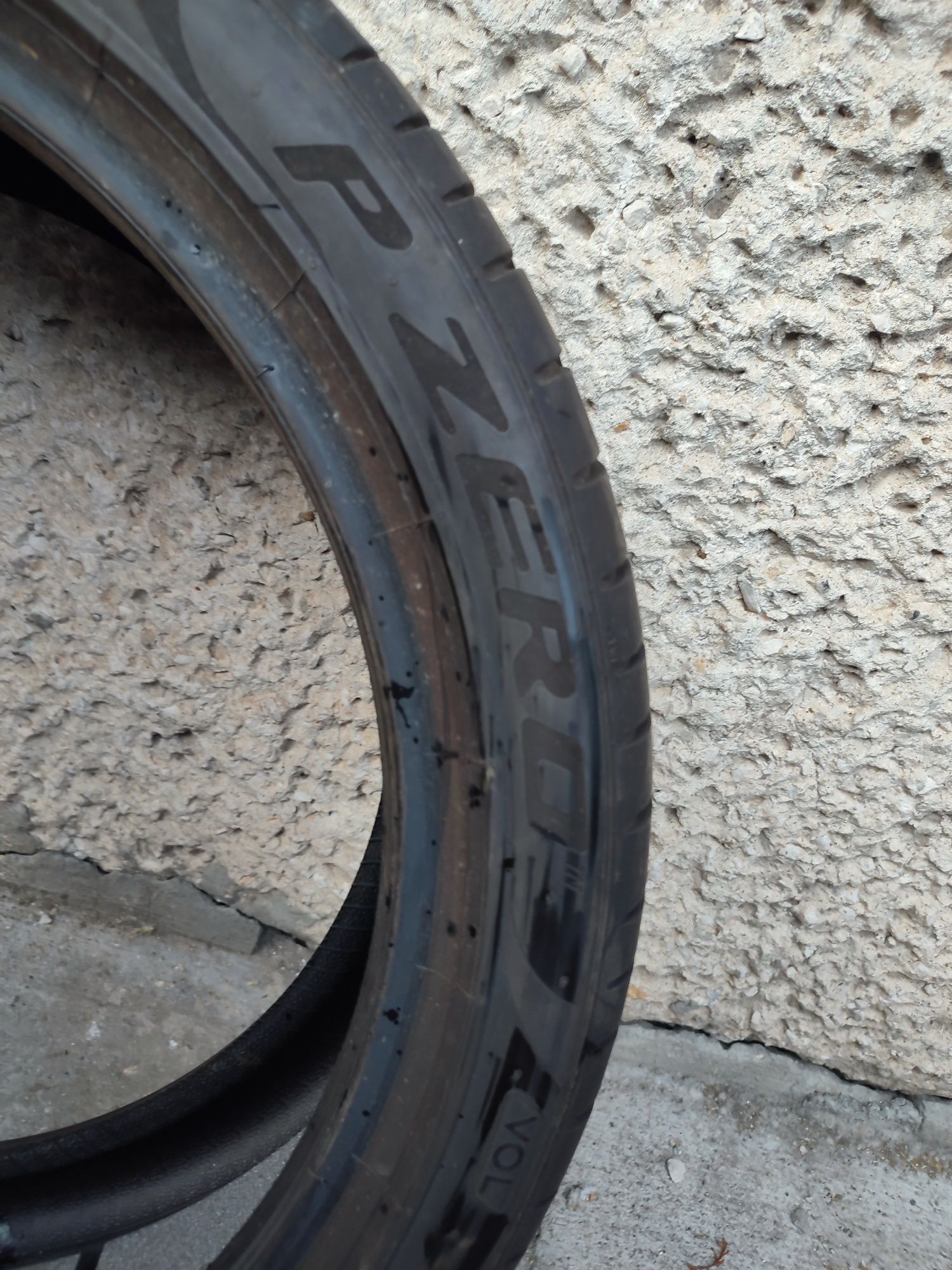 Pojedyncza opona Pirelli P Zero 255/40/21 102V