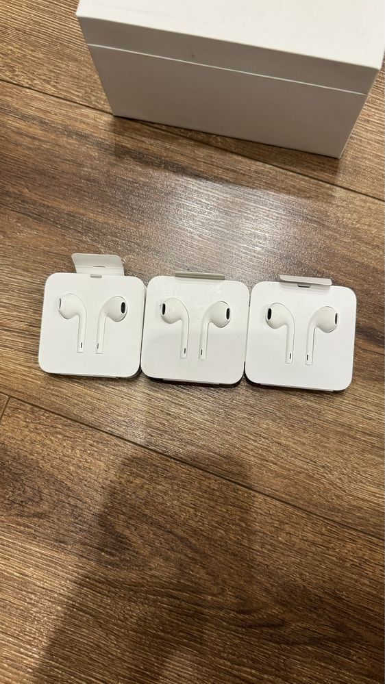 Навушники APPLE EarPods AirPods