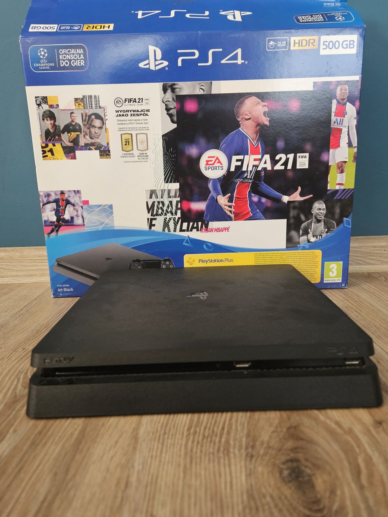 Sprzedam PlayStation 4 Slim z oryginalnym padem