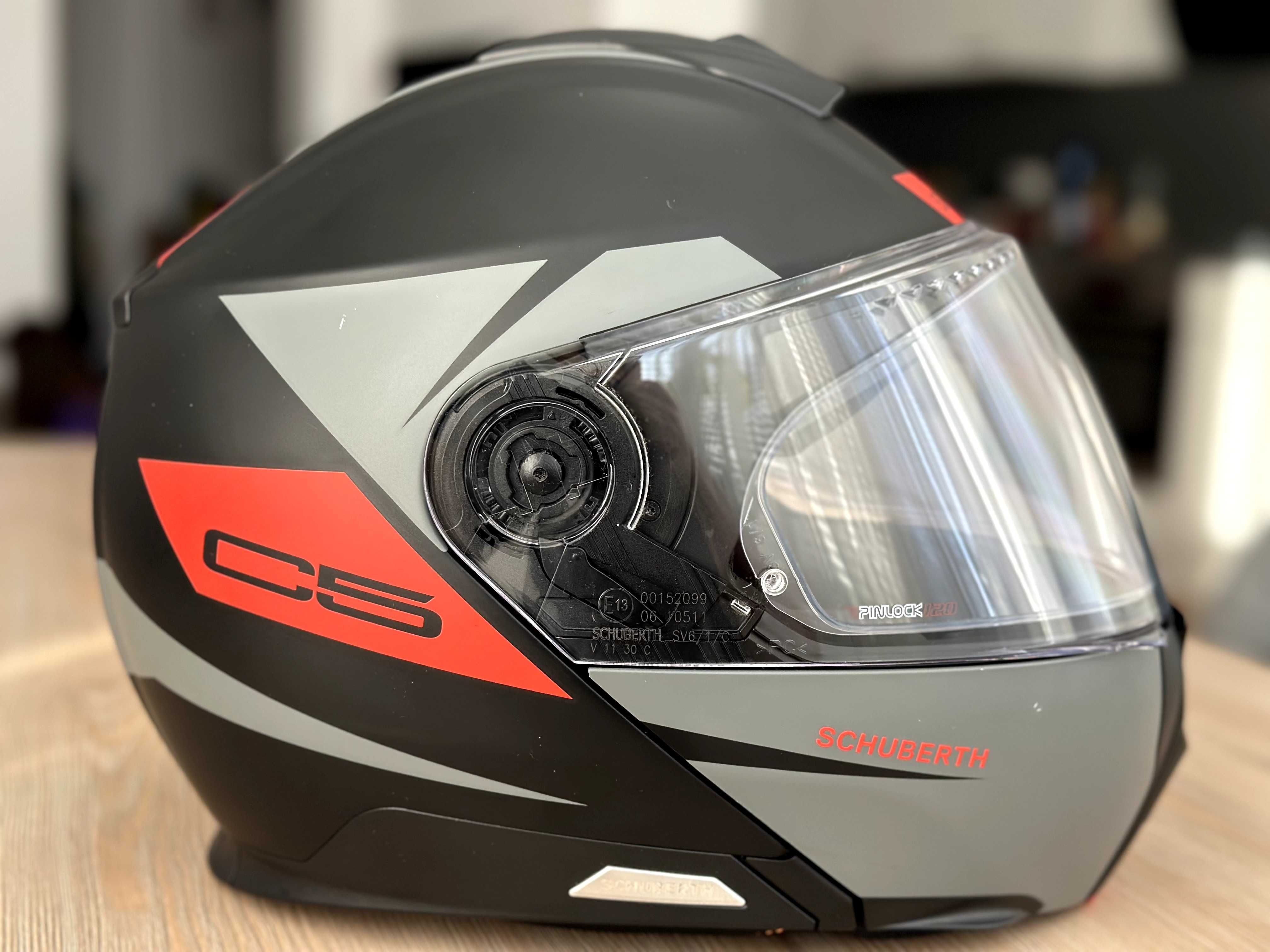 Schuberth c5  M розмір шолом шлем.