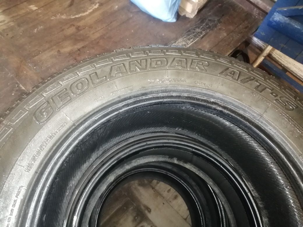 Yokohama Geolandar A/T  215/65 R16