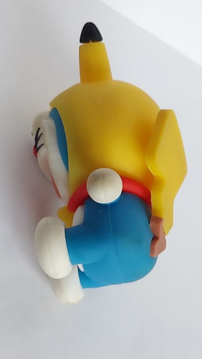 Pikachu- Doraemon - Japonia- Figurka