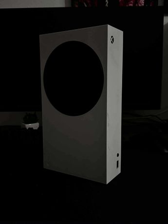 Xbox Series S – 512 GB – Świetny stan! (bez padów)
