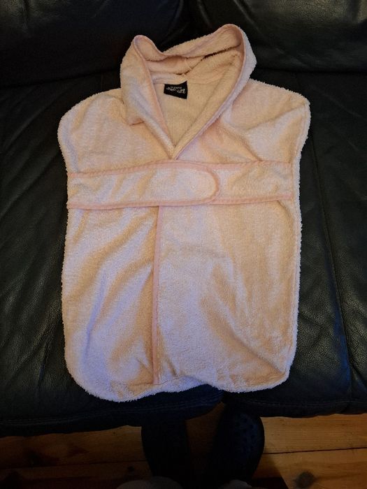 Sprzedam ręczniczek kąpielowy z frotte, do 3 m-cy