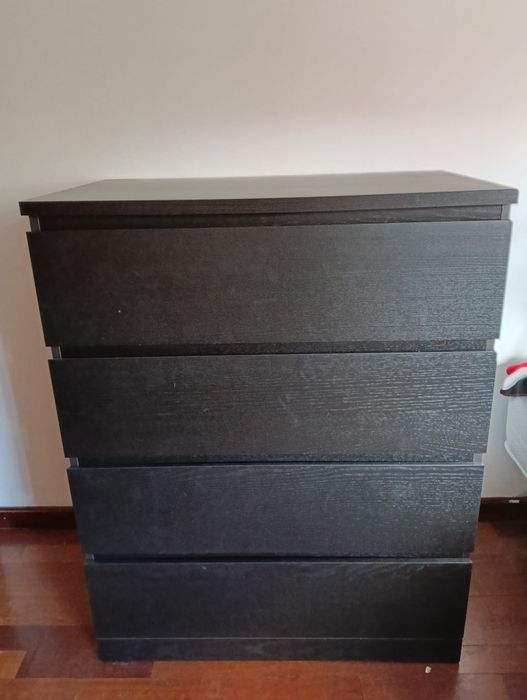 Cómoda c/ 4 gavetas MALM