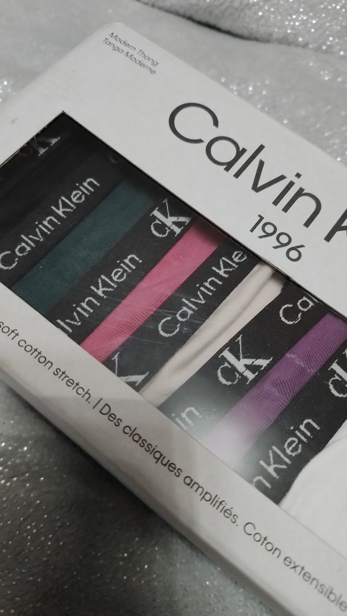 Фірмові оригінальні нові трусики стрінги calvin klein