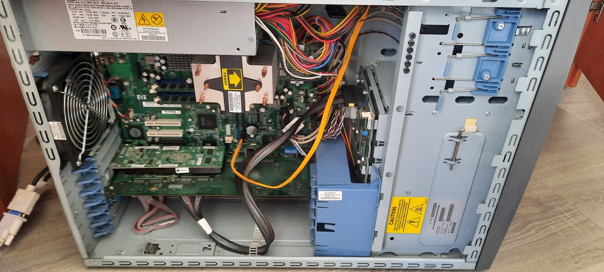 Serwer HP ML310 5p komputer dwa zasilacze dysk HDD
