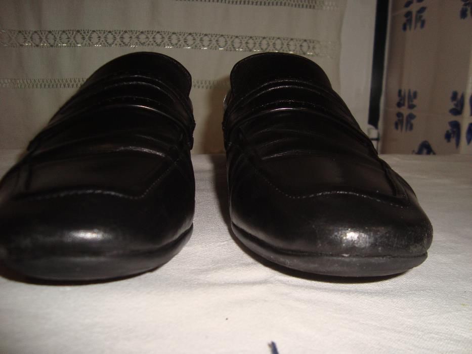 Sapatos Homem ZARA em Pele Preto Clássicos n 43