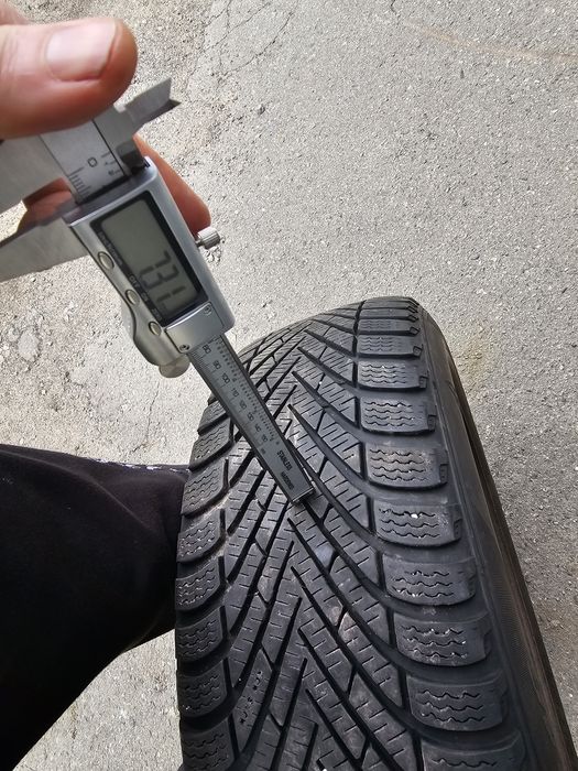Зимние шины Pirelli 205/55/R16 на дисках Vag