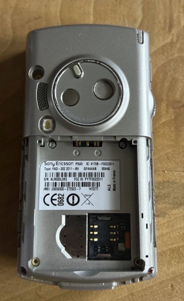 Ratytas ! Sony ericsson P990i - w kartoniku !