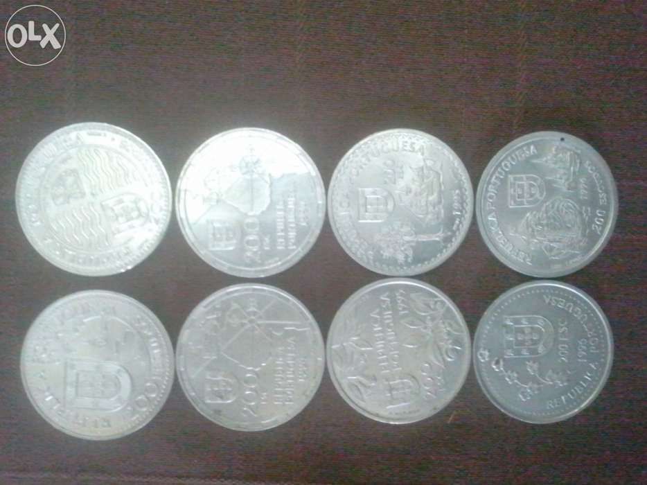 Várias moedas