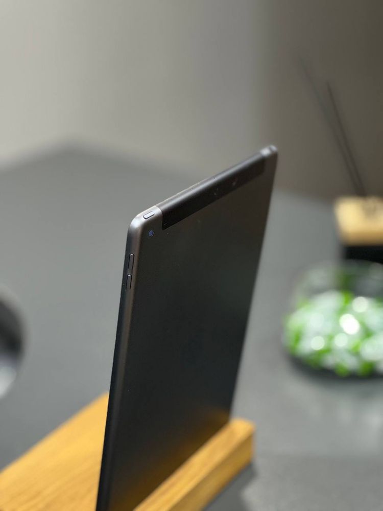 iPad 9 Space Gray  64gb Wi-Fi + LTE