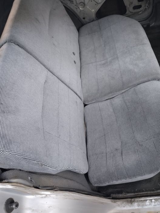 Торпеда ,сиденья , решетка радиатора и салон Опель аскона