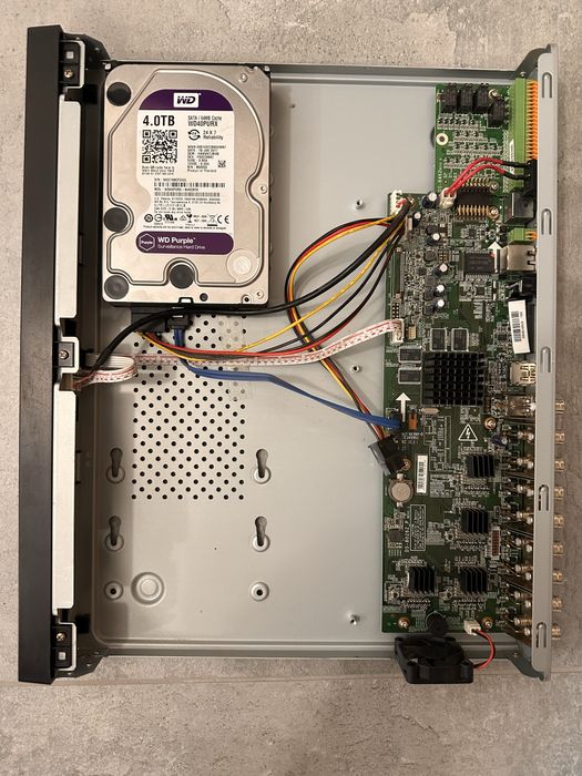HIKVISION Rejestrator DS-7216HQHI-F2 + 8 kamer + Dysk 4TB Monitoring