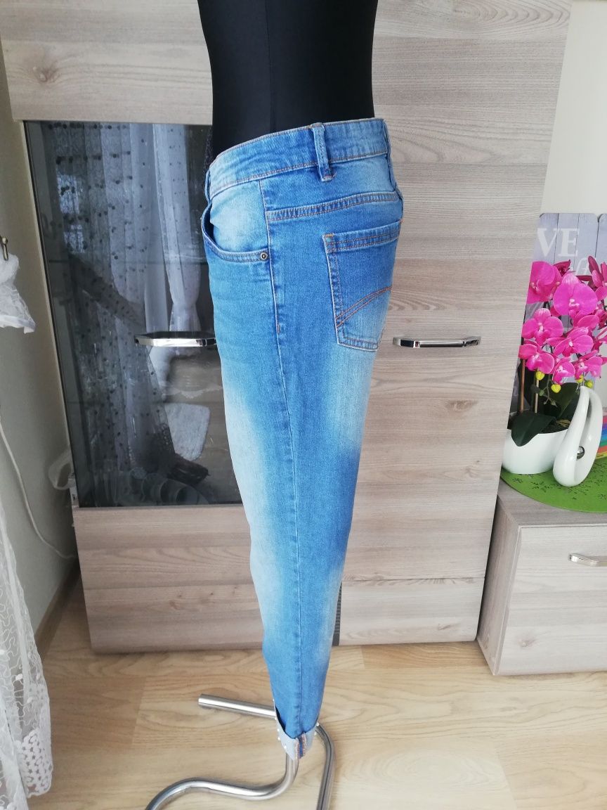 Spodnie jeansowe z koralikami na mankiecie Blue Motion r. 40
2 kieszen
