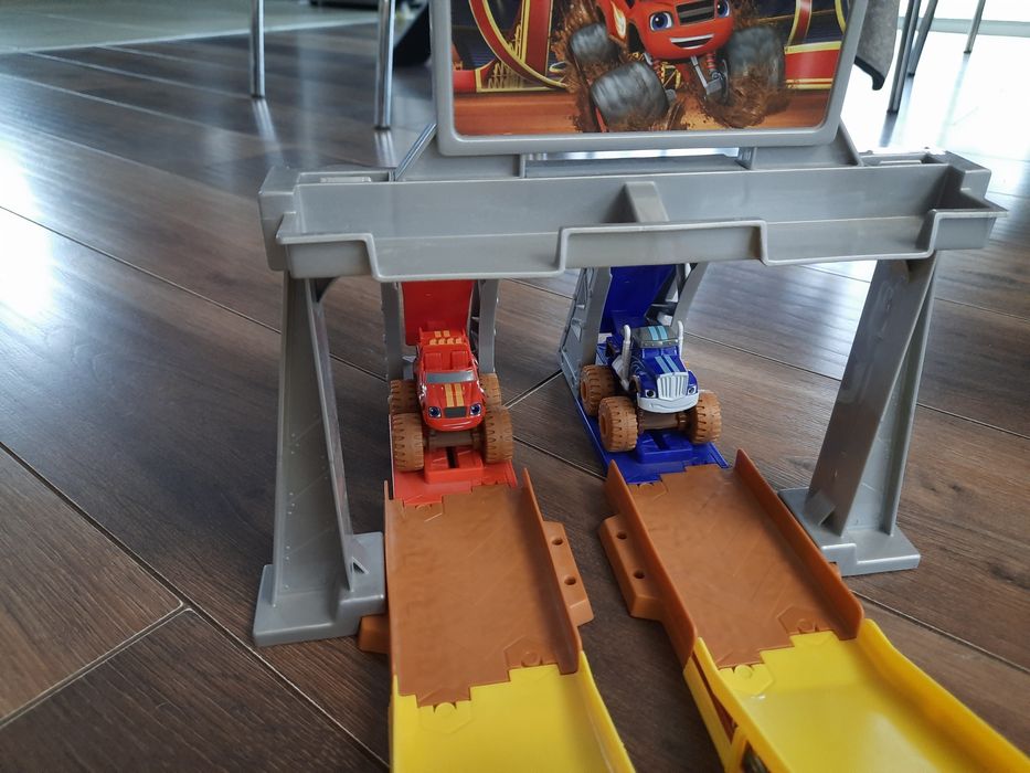 Blaze wyścig w błocie Fisher Price