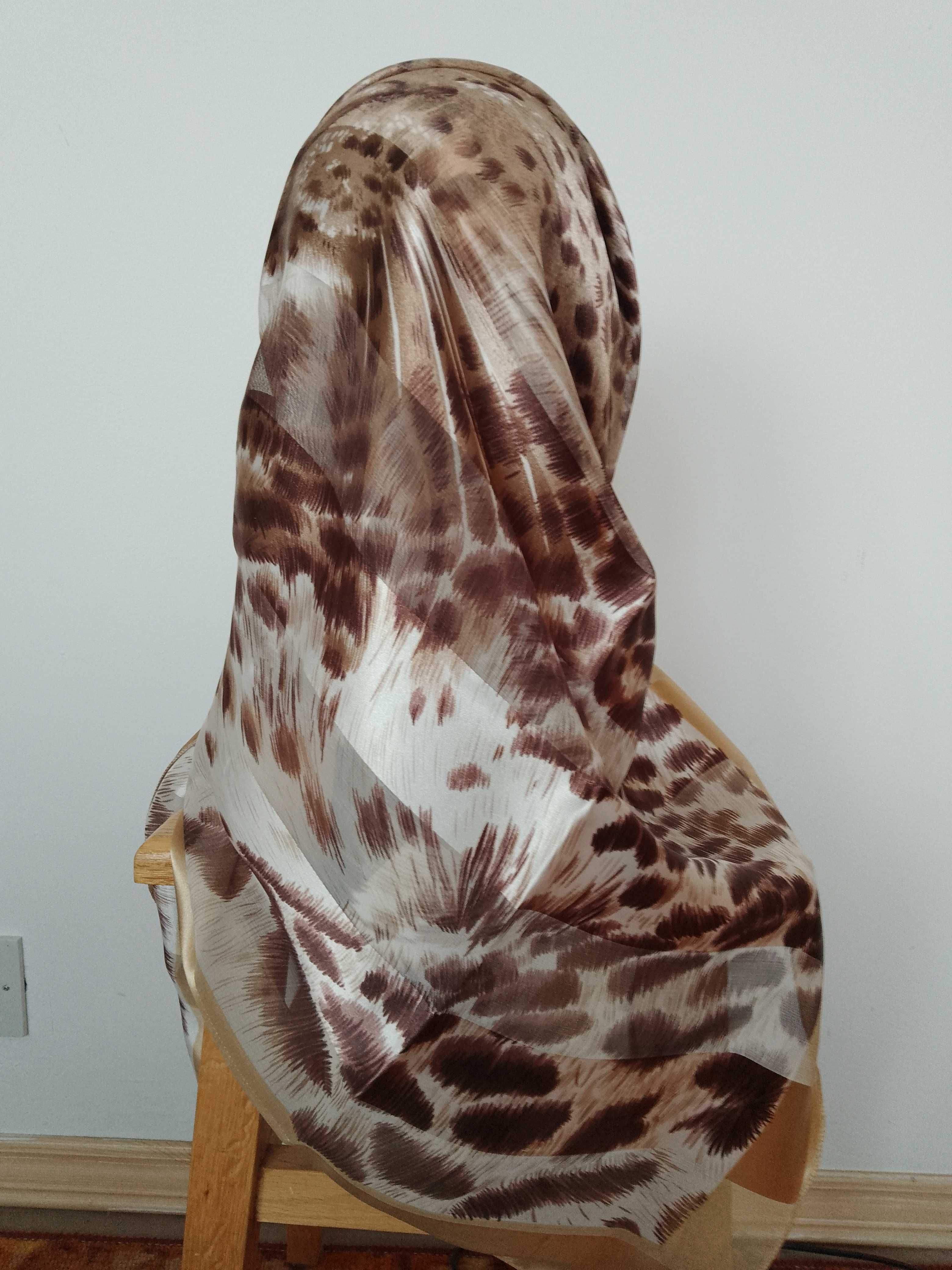 Chusta duża z tygrysem 100x102 cm