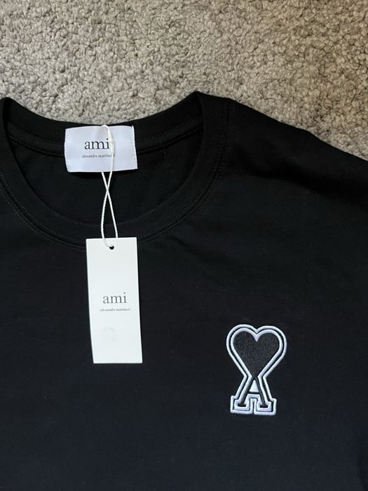 Tshirt Ami Paris preta tamanho M