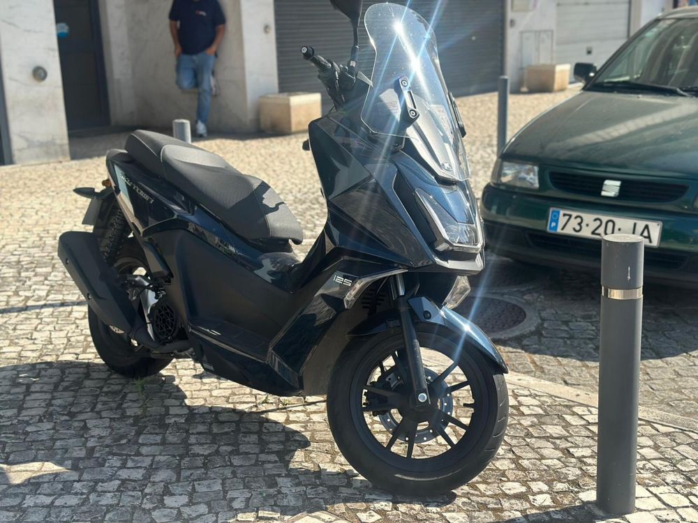 Moto 125 KYMCO semi nova