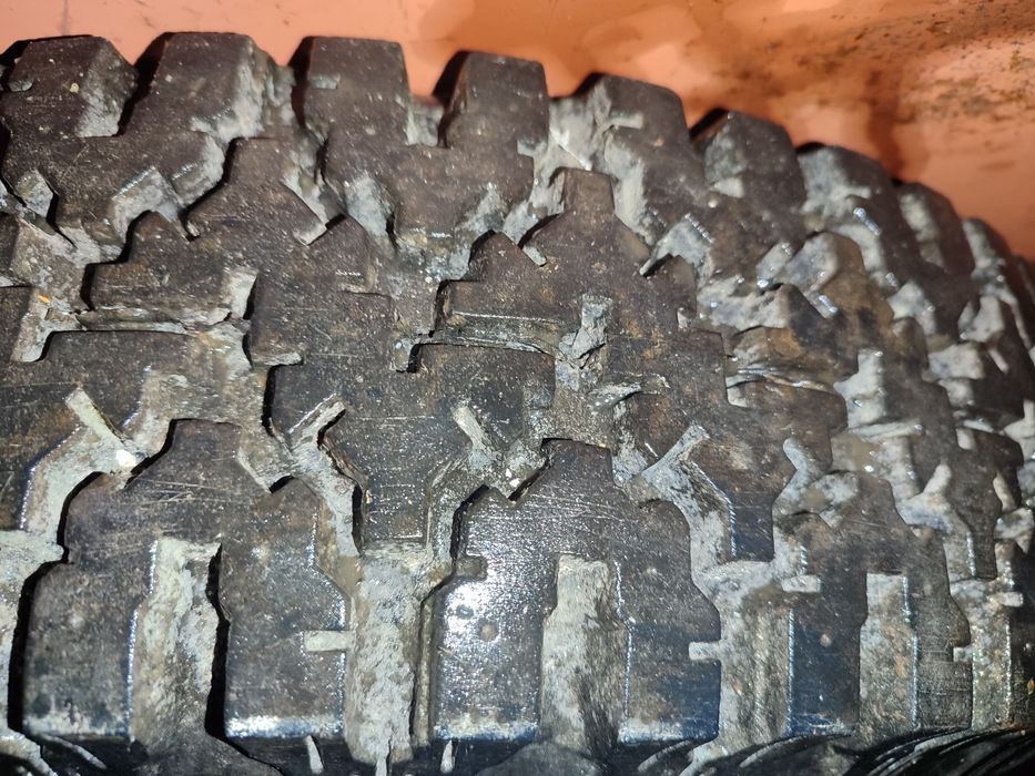 АИ-168У 2шт. R13 б/у відмінний стан.