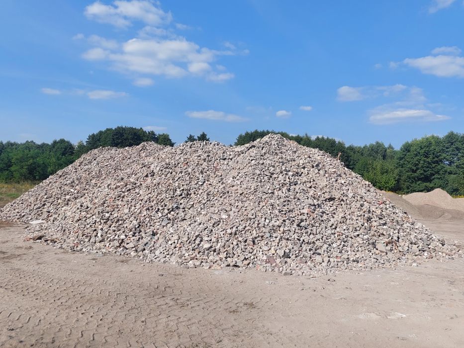 Piasek,kruszywa,ziemia ogrodowa