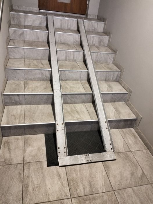 Najazd schodowy aluminiowy szyny wózek inwalidzki